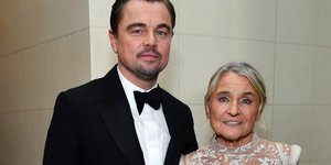 Γιατί ο Λεονάρντο Ντι Κάπριο συνοδεύεται από τη μητέρα του στις Χρυσές Σφαίρες