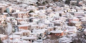 Χιονισμένο χωριό στη Λέσβο