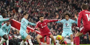 Νέα «γκέλα» η Λίβερπουλ μετά το 1-1 απέναντι στην Μπέρνλι