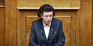 Λινα Μενδωνη