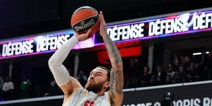 Ο Μάικ Τζέιμς με τη Μονακό