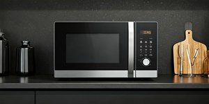 Γιατί προτείνουν να βάζουμε ένα φακελάκι τσαγιού στον φούρνο μικροκυμάτων και σε τι χρησιμεύει