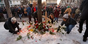 Το σημείο που έπεσε νεκρή η γυναίκα από πυρά πράκτορα της ICE στη Μινεάπολη