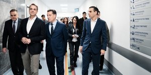 Mitsotakis visits Athens General Hospital Korgialeneio-Benakeio