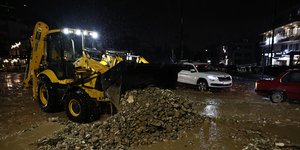 Καταστροφές στην Ανω Γλυφάδα /