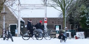 Συνελήφθησαν δύο ανήλικοι στην Ολλανδία, ύποπτοι για επίθεση σε 60χρονο που τους έκανε παρατήρηση γιατί πετούσαν χιόνι