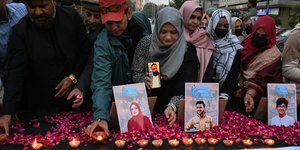 Θρήνος στο Πακιστάν για τους νεκρούς από την πυρκαγιά σε εμπορικό κέντρο