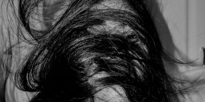 Τι λέει η Ψυχολογία για τους ανθρώπους που δεν νιώθουν ποτέ αρκετοί