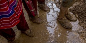 ποδια στις λασπες