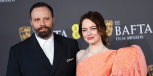 Γιώργος Λάνθιμος και Έμμα Στόουν στα BAFTA