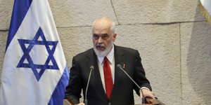 Ο Εντι Ράμα στη Κνεσέτ