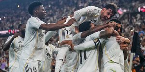 Η Ρεάλ πήρε το ντέρμπι με 2-1 κόντρα στην Ατλέτικο και έκλεισε ραντεβού με Μπαρτσελόνα στον τελικό 