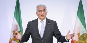 Ρεζά Παχλαβί, γιος του εκθρονισμένου Σάχη του Ιράν Μοχάμαντ Ρεζά Παχλαβί 