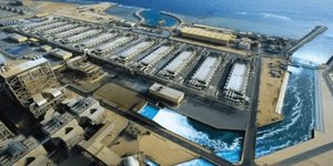 Η Σαουδική Αραβία κατασκευάζει  υπόγειο ποταμό που μετατρέπει το θαλασσινό νερό σε πόσιμο και αψηφά την έρημο