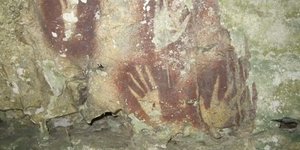 Στο νησί Σουλαουέζι εντοπίστηκε και χρονολογήθηκε με ασφάλεια η αρχαιότερη γνωστή σπηλαιογραφία στον κόσμο / NATURE