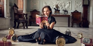 Η πρωταγωνίστρια της σειράς «Seven Dials»