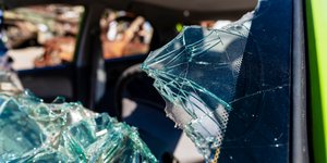 σπασμενο τζαμι