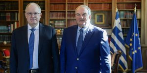 Στον ΠτΔ Κώστα Τασούλα ο πρώην πρωθυπουργός Κώστας Καραμανλής