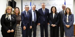 Συνάντηση Θεοδωρικάκου με το Διοικητικό Συμβούλιο της Παγκόσμιας Διακοινοβουλευτικής Ένωσης Ελληνισμού (ΠΑΔΕΕ)