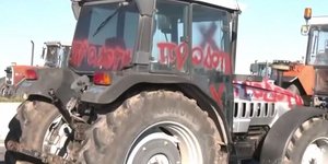 Βανδάλισαν τρακτέρ αγρότη που πήγε στη συνάντηση με τον πρωθυπουργό, στο μπλόκο της Νίκαιας