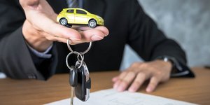 Παρά τις διαφορές τους, όλα τα αυτοκίνητα έχουν κάτι κοινό: για να παραμείνουν αξιόπιστα, οικονομικά και ασφαλή, απαιτούν συντήρηση, σωστή χρήση και λίγη πρακτική εξυπνάδα από τον οδηγό / SHUTTERSTOCK