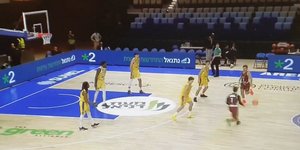 Αγώνας-φιάσκο και διακοπή από το πρώτο δεκάλεπτο, με την Τραπάνι να κατεβαίνει με πέντε παίκτες