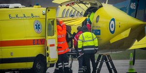 Η άφιξη των τραυματιών στο αεροδρόμιο «Μακεδονία»