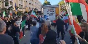 Φορτηγό έπεσε πάνω σε διαδηλωτές στο Λος Άντζελες