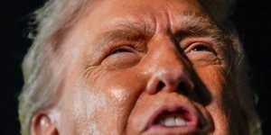 Ντοναλντ Τραμπ κοντινο 