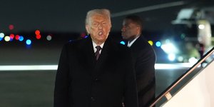 Ο Ντόναλντ Τραμπ στο αεροδρόμιο