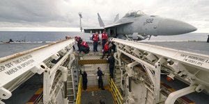 Αμερικανικές δυνάμεις σε πολεμική προετοιμασία 