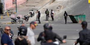 βενεζουελα, οπλα