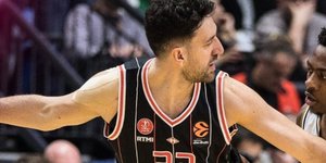 Συνεχίζει στην κορυφή η Χάποελ