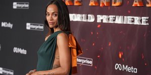 Η Ζόε Σαλντάνα στη πρεμιέρα του «Avatar: Fire and Ash»