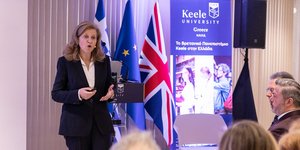 Δρ. Πηνελόπη Μηνιάτη, Βιολόγος-Δικανική Γενετίστρια, Επίτιμη Διευθύντρια της Εγκληματολογικής Υπηρεσίας ΕΛ.ΑΣ., Πρόεδρος Τμήματος «Διερευνητικής Εγκληματολογίας» Keele University Greece