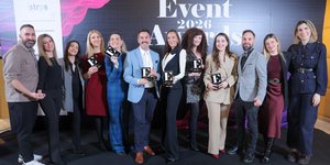 Η ομάδα της Allwyn με τον Μάκη