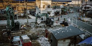 Η πόλη μοιάζει «παγωμένη» στην 11η Μαρτίου 2011, όταν ο σεισμός μεγέθους 9 χτύπησε την Ιαπωνία και λίγο αργότερα το τσουνάμι πυροδότησε το πυρηνικό ατύχημα στη Φουκουσίμα Νταϊίτσι, το σοβαρότερο μετά το Τσερνόμπιλ / AP