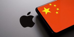 Η Apple επέστρεψε στην κορυφή της κινεζικής αγοράς smartphones, σε μια περίοδο που ο κλάδος δοκιμάζεται από μια κλιμακούμενη παγκόσμια έλλειψη μνημών / SHUTTERSTOCK