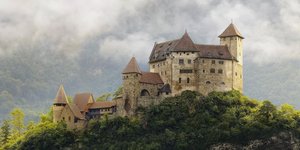 Πίσω από τις πολυσύχναστες πόλεις, υπάρχουν χώρες που παραμένουν σχετικά ήσυχες / SHUTTERSTOCK