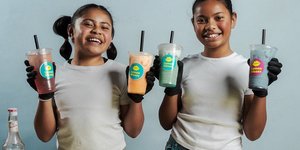 Δύο αδερφές έβγαλαν πάνω από 10.000 δολάρια σε μία ημέρα