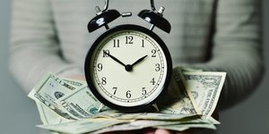 Νέα ερευνητικά ευρήματα δείχνουν ότι τα χρήματα δεν είναι πάντα ο «βασιλιάς» των ανταμοιβών / SHUTTERSTOCK