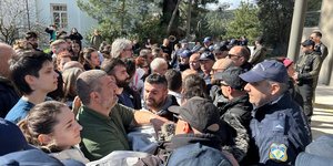 Ένταση στο νοσοκομείο Μυτιλήνης κατά την επίσκεψη του υπουργού Υγείας Άδωνι Γεωργιάδη