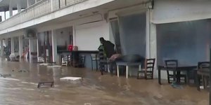 Πλημμύρισε ο Αγιόκαμπος στη Λάρισα