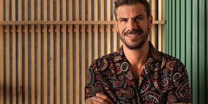 Άκης Πετρετζίκης