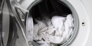 Γεμάτο πλυντήριο ρούχων