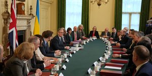 Ο πρωθυπουργός της Βρετανίας στην Ντάουνινγκ Στριτ