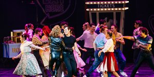 To cast του Grease στο Λονδίνο 