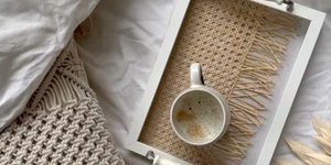 Η κορνίζα από το ΙΚΕΑ μπορεί να μετατραπεί σε στιλάτο δίσκο σερβιρίσματος/ Φωτογραφία: TikTok/ @menawox