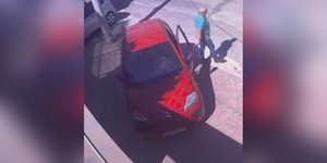 Εξάρθρωθηκε σπείρα που άρπαζε χρήματα από οδηγούς μετά από αναλήψεις σε τράπεζες