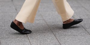 Τα flat παπούτσια που επαναπροσδιορίζουν την ανοιξιάτικη μόδα